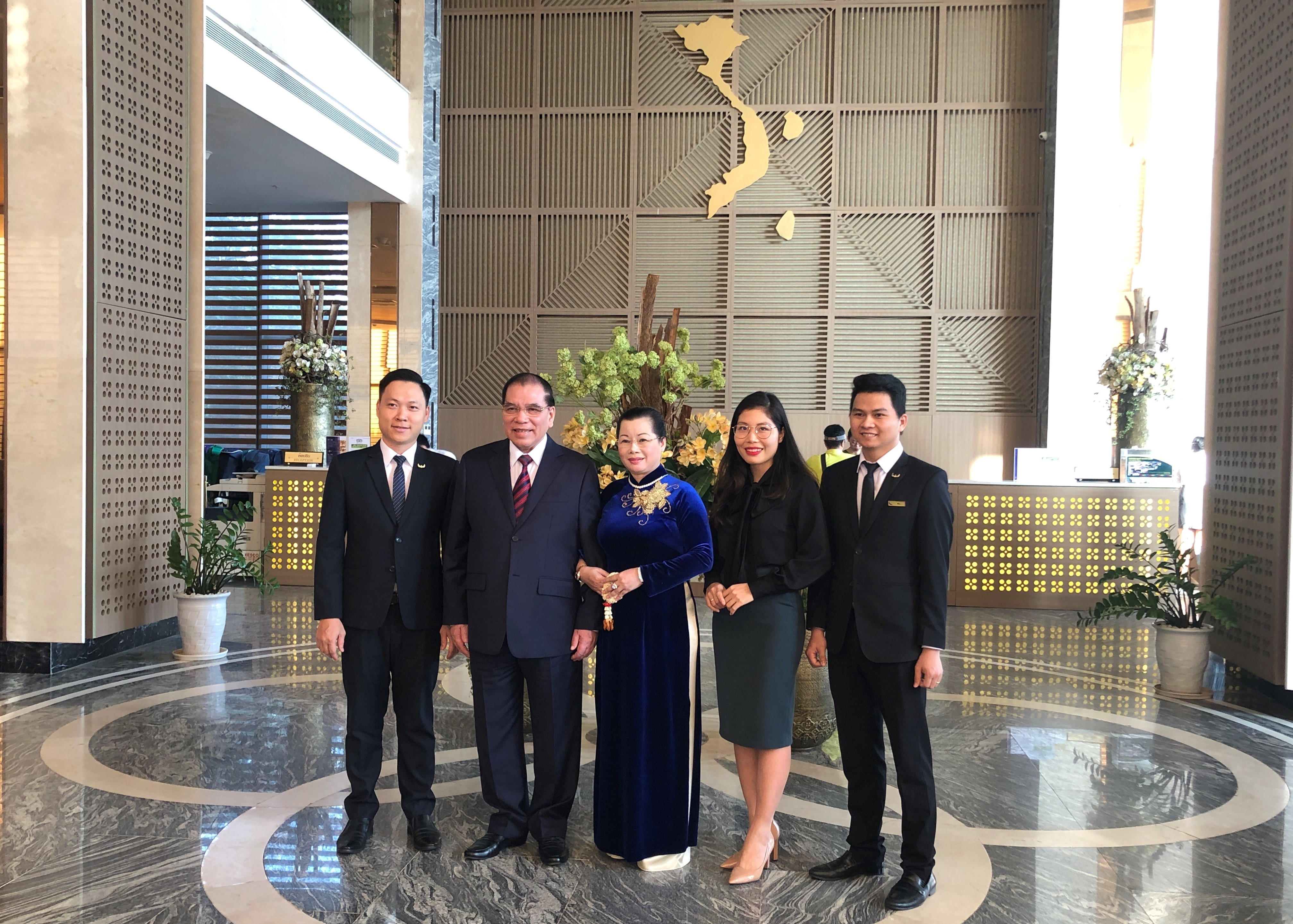 Mường Thanh Luxury Vientiane đón tiếp Nguyên Tổng bí thư Nông Đức Mạnh